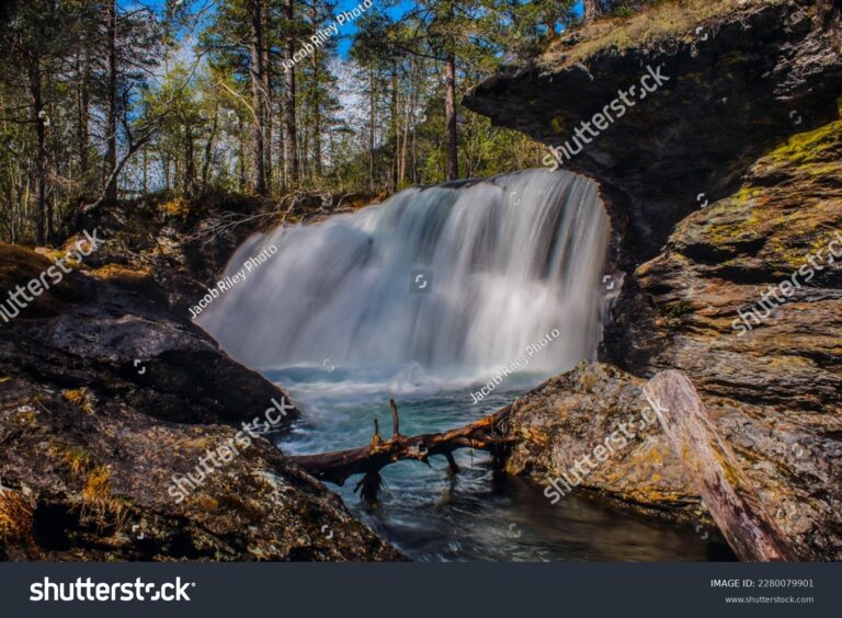 stock-photo-a-waterfall-in-the-forests-of-southern-norway-near-the-town-of-ulvik-the-photo-was-taken-in-2280079901[1]